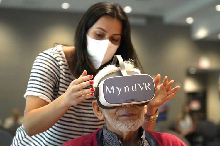 Can virtual reality help  seniors? Study hopes to find out